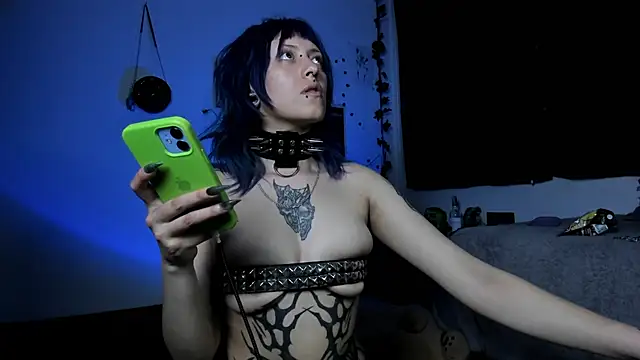 Snapshot of kattusauruss chatting on October 22, 2025, 4:12 am kattusauruss online show from October 22, 2025, 4:12 am