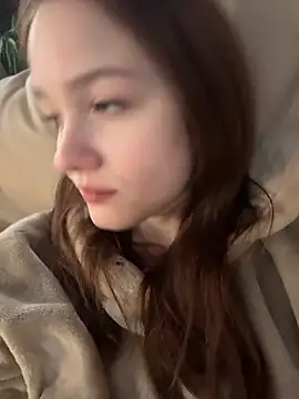 Snapshot of MichelleRoux chatting on January 16, 2026, 7:18 pm MichelleRoux online show from January 16, 2026, 7:18 pm