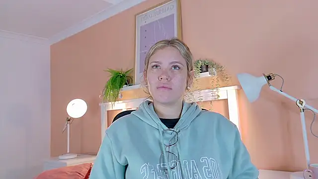 BelaMiller  online show from October 6, 2025, 11:33 am