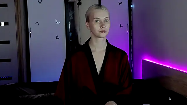 Snapshot of HitchcocianBlonde chatting on October 24, 2025, 6:07 pm HitchcocianBlonde online show from October 24, 2025, 6:07 pm