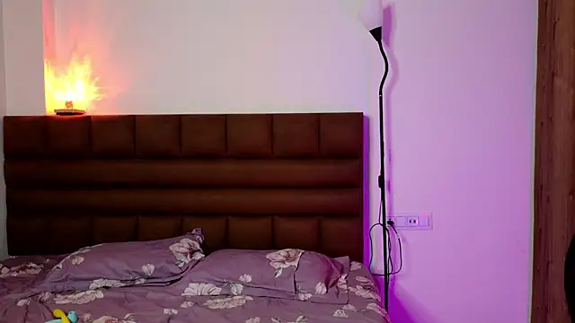 Gulaboo100 online show from October 16, 2025, 4:04 pm