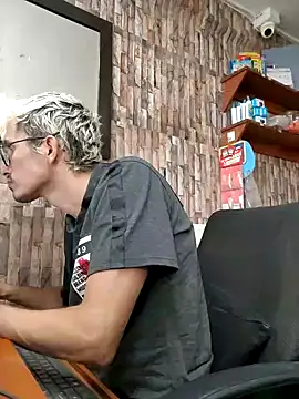 moorejhosua online show from September 20, 2025, 5:51 pm