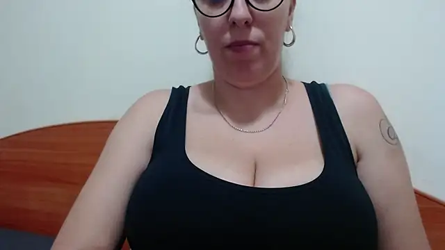 Snapshot of jollene chatting on November 9, 2025, 2:10 pm jollene online show from November 9, 2025, 2:10 pm