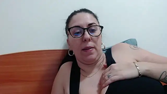 Snapshot of jollene chatting on January 19, 2026, 2:43 pm jollene online show from January 19, 2026, 2:43 pm