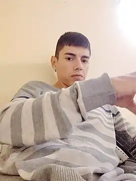 Snapshot of La_Cosita_69 chatting on January 7, 2026, 12:10 pm La Cosita 69 online show from January 7, 2026, 12:10 pm