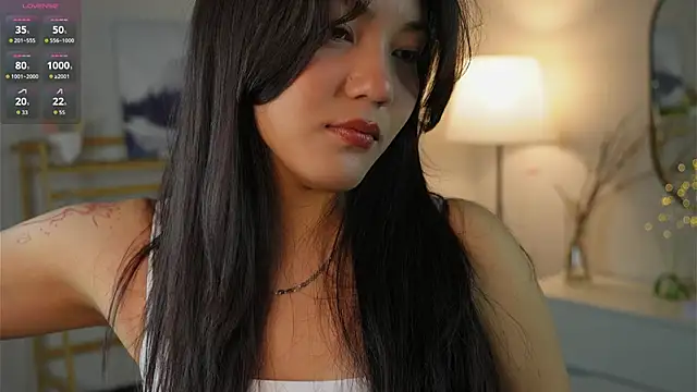 MoiraEger online show from November 7, 2025, 4:11 pm