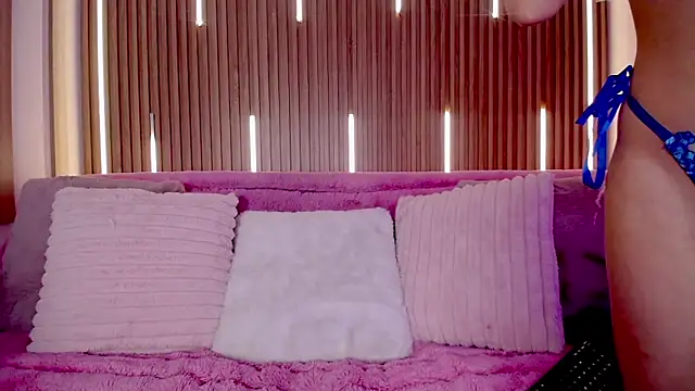 Snapshot of MylaDreams chatting on November 10, 2025, 3:44 am MylaDreams online show from November 10, 2025, 3:44 am