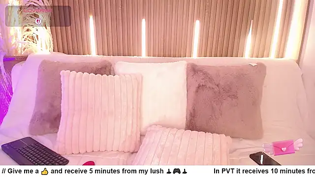 Snapshot of MylaDreams chatting on September 23, 2025, 3:46 am MylaDreams online show from September 23, 2025, 3:46 am