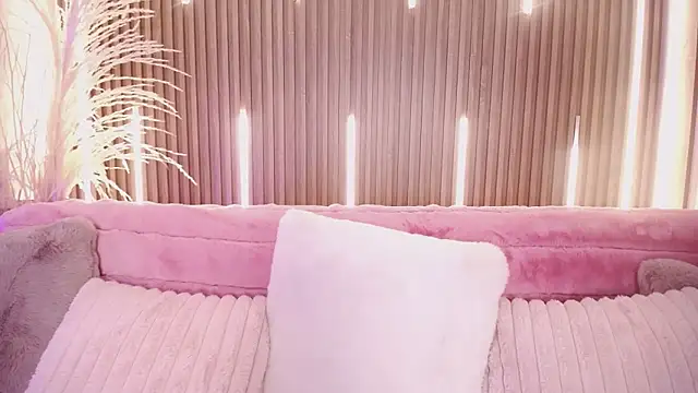 Snapshot of MylaDreams chatting on September 27, 2025, 3:45 am MylaDreams online show from September 27, 2025, 3:45 am