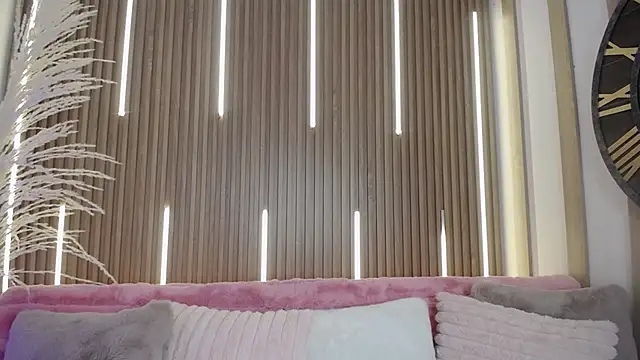 Snapshot of MylaDreams chatting on September 29, 2025, 3:24 am MylaDreams online show from September 29, 2025, 3:24 am