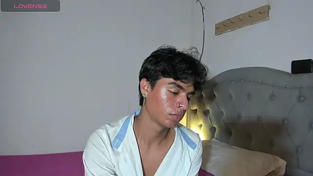 Snapshot of ariel_adan chatting on May 12, 2026, 2:41 am ariel adan online show from May 12, 2026, 2:41 am