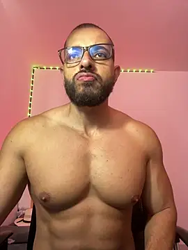 magnumchris online show from May 14, 2026, 1:19 pm
