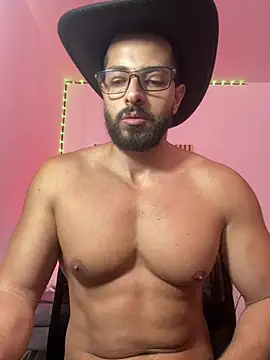 magnumchris online show from May 7, 2026, 2:42 pm