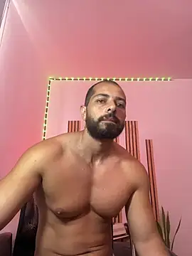 magnumchris online show from May 6, 2026, 2:32 pm