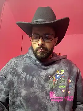 Snapshot of magnumchris chatting on April 5, 2026, 11:33 pm magnumchris online show from April 5, 2026, 11:33 pm