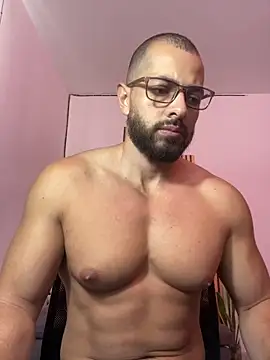 magnumchris online show from May 13, 2026, 3:52 pm