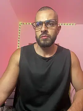 magnumchris online show from May 10, 2026, 12:14 am
