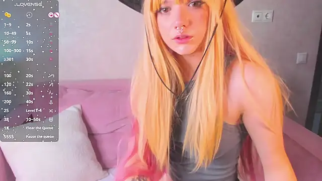 Snapshot of Molly_Platt chatting on September 25, 2025, 8:20 am Molly Platt online show from September 25, 2025, 8:20 am