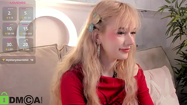 Molly Platt online show from April 12, 2026, 9:23 am