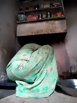 aunty sumy online show from April 3, 2026, 2:40 am