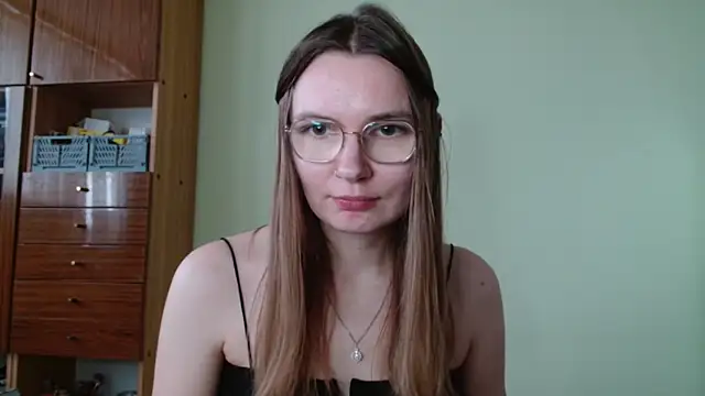 LooveELLYx online show from October 14, 2025, 1:45 pm