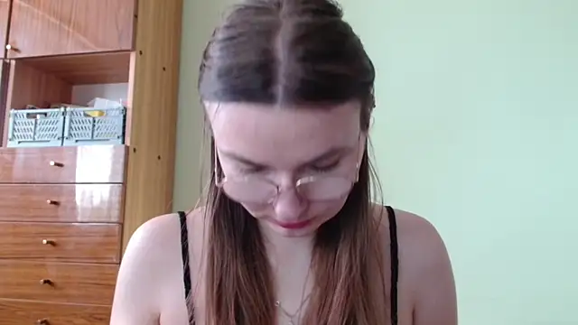 LooveELLYx online show from March 19, 2026, 2:39 pm