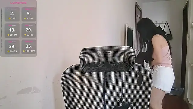 Snapshot of Olivia-l chatting on September 15, 2025, 9:54 am Olivia-l online show from September 15, 2025, 9:54 am