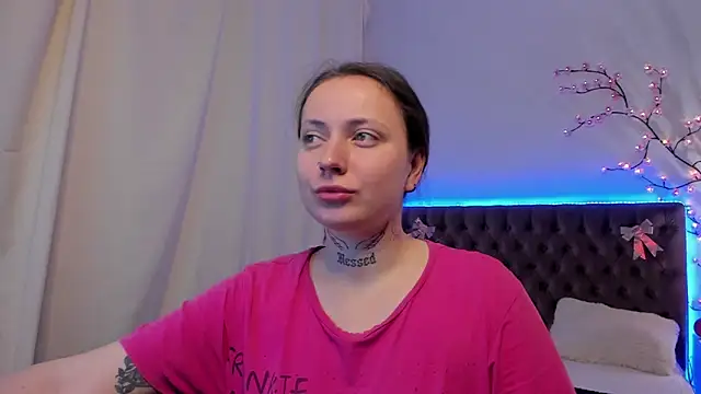 LilaVame online show from November 19, 2025, 8:53 pm