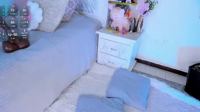 Snapshot of Simonesmith01 chatting on December 2, 2025, 5:03 pm Simonesmith01 online show from December 2, 2025, 5:03 pm