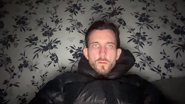 Big8inchUncutCock online show from May 10, 2026, 4:42 pm