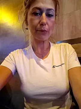 CelynaRoss online show from January 18, 2026, 10:40 am