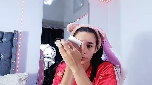 GraceWallace  online show from March 26, 2026, 3:05 am