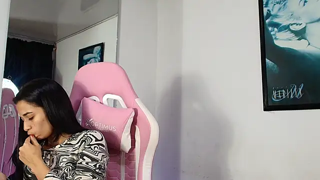 Snapshot of GraceWallace_ chatting on April 16, 2026, 3:18 am GraceWallace online show from April 16, 2026, 3:18 am