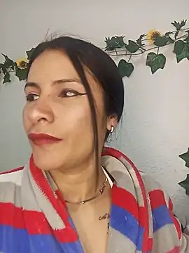 Snapshot of karinnahotdirty chatting on February 19, 2026, 8:17 pm karinnahotdirty online show from February 19, 2026, 8:17 pm