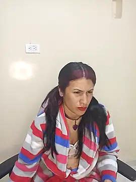 karinnahotdirty online show from November 11, 2025, 8:47 pm