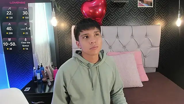 Snapshot of Thiago_Kozak chatting on February 13, 2026, 1:33 pm Thiago Kozak online show from February 13, 2026, 1:33 pm