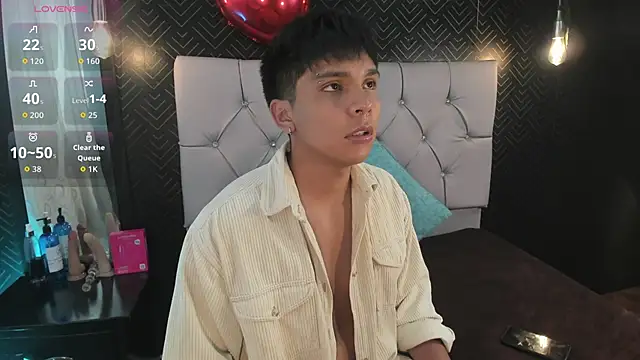 Snapshot of Thiago_Kozak chatting on February 12, 2026, 1:22 pm Thiago Kozak online show from February 12, 2026, 1:22 pm