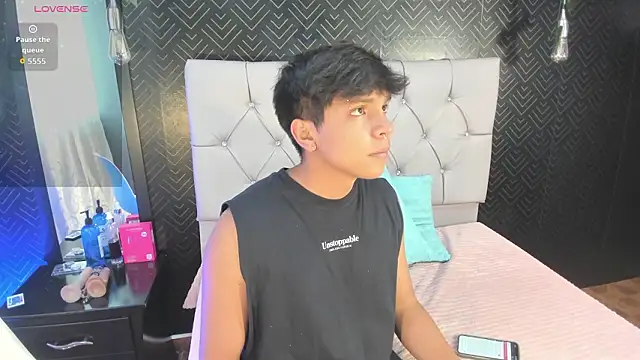 Snapshot of Thiago_Kozak chatting on February 2, 2026, 12:48 pm Thiago Kozak online show from February 2, 2026, 12:48 pm