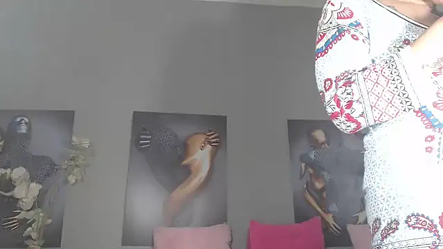Snapshot of AntonellaBlanc chatting on May 8, 2026, 4:49 am AntonellaBlanc online show from May 8, 2026, 4:49 am