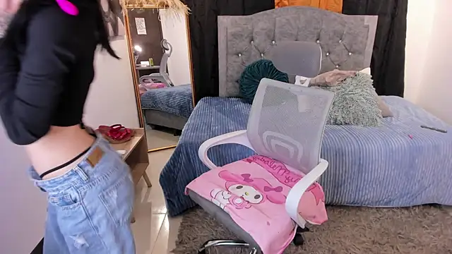 CamiCute  online show from October 16, 2025, 8:17 pm