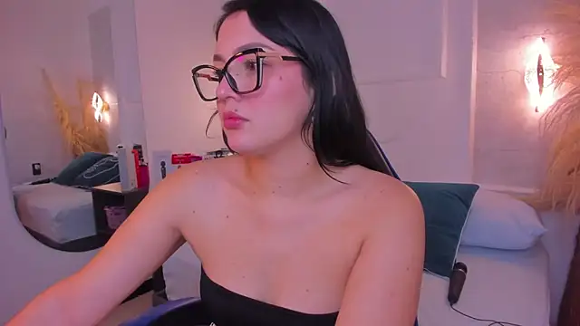 cristina gallardo online show from May 9, 2026, 2:37 am