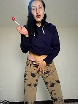 Oriana111 online show from October 21, 2025, 4:45 am