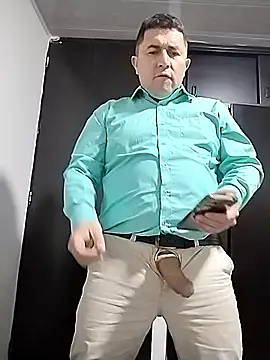 BigCristh79 online show from May 15, 2026, 7:34 pm