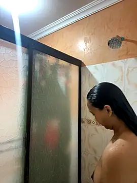 effie castroo online show from September 19, 2025, 8:35 pm