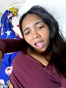 effie castroo online show from October 4, 2025, 8:32 pm