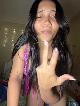 effie castroo online show from September 9, 2025, 2:21 am