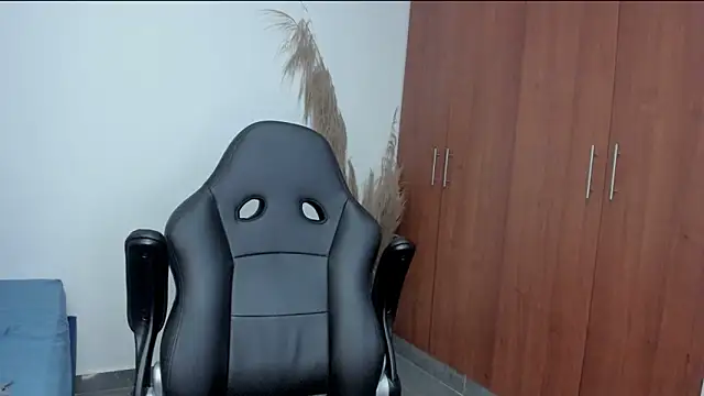 Evansdark1 online show from April 1, 2026, 11:45 pm