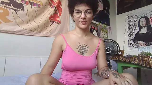 Snapshot of CamillyBlum chatting on April 21, 2026, 4:13 pm CamillyBlum online show from April 21, 2026, 4:13 pm