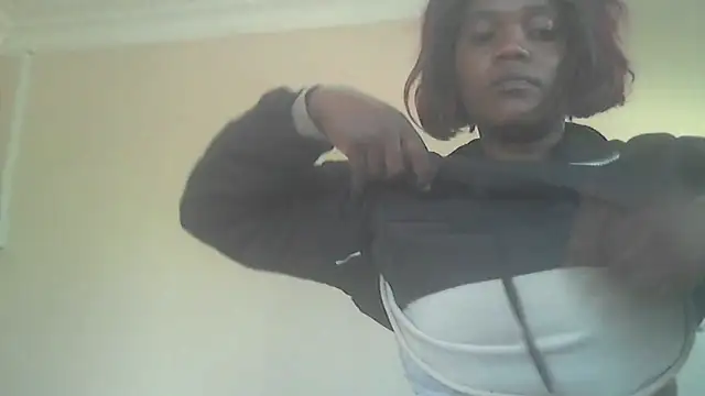 Snapshot of sexythae32 chatting on November 12, 2025, 6:06 am sexythae32 online show from November 12, 2025, 6:06 am