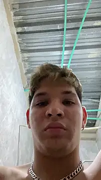 RobinLenoxx online show from December 2, 2025, 7:48 pm